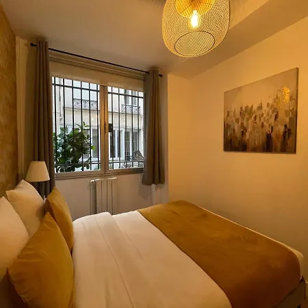 Luxury 5 Bedrooms ,3 Bathrooms - Opera
